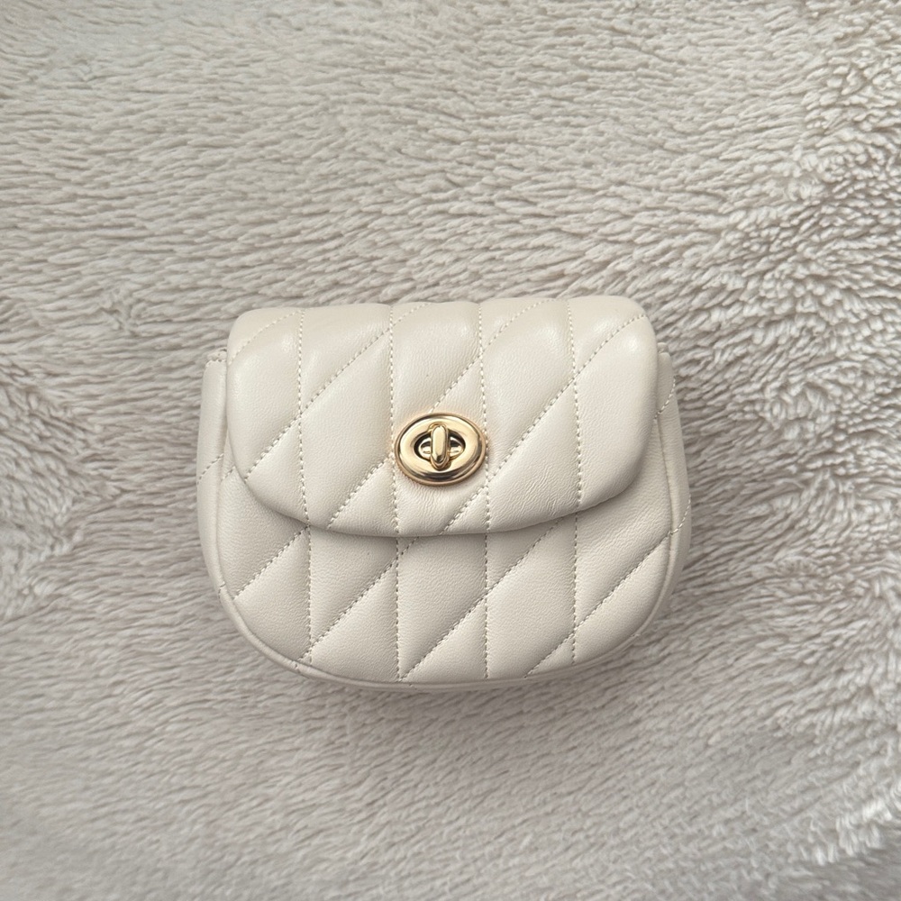 COACH Quilted Turnlock Card Case